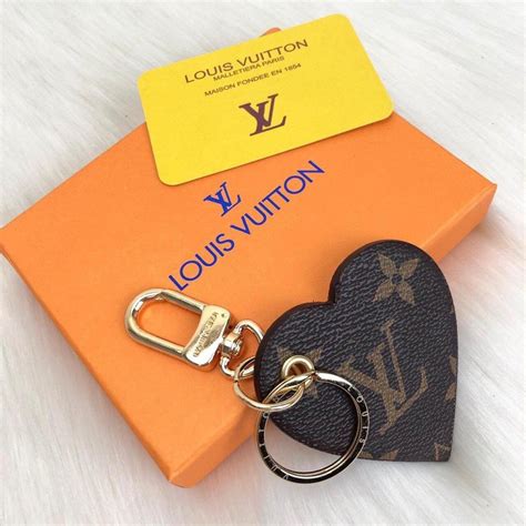 louis vuitton anahtarlık fiyatları|Louis Vuitton key holder.